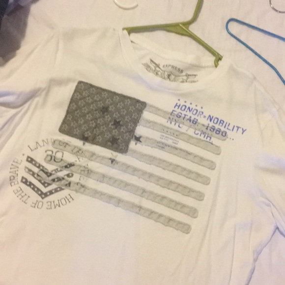 Express T-Shirt - Picture 5 of 5